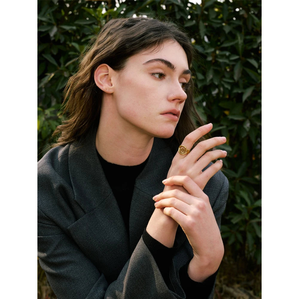 Isenya Ring