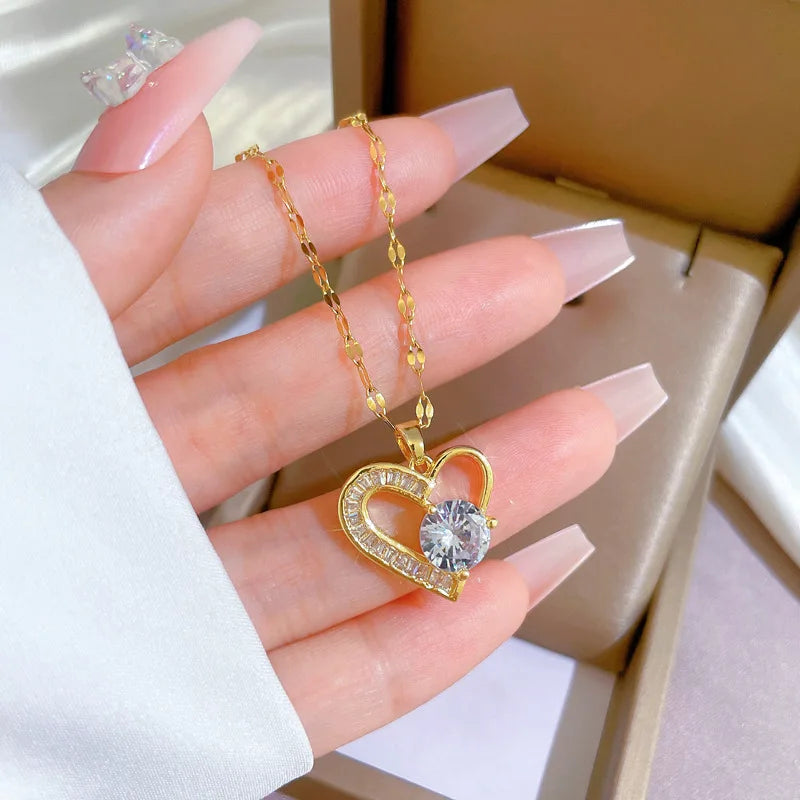 Noelle Halsband