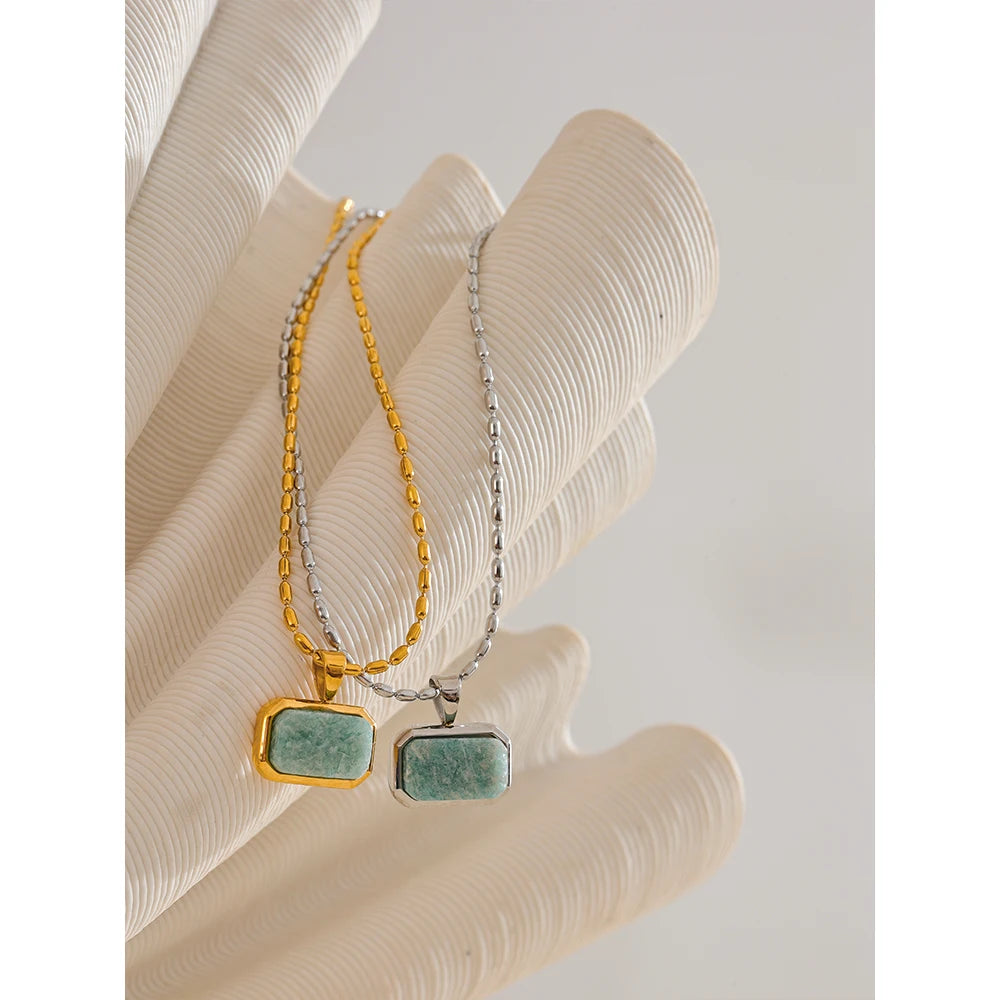 Airea Halsband Sten