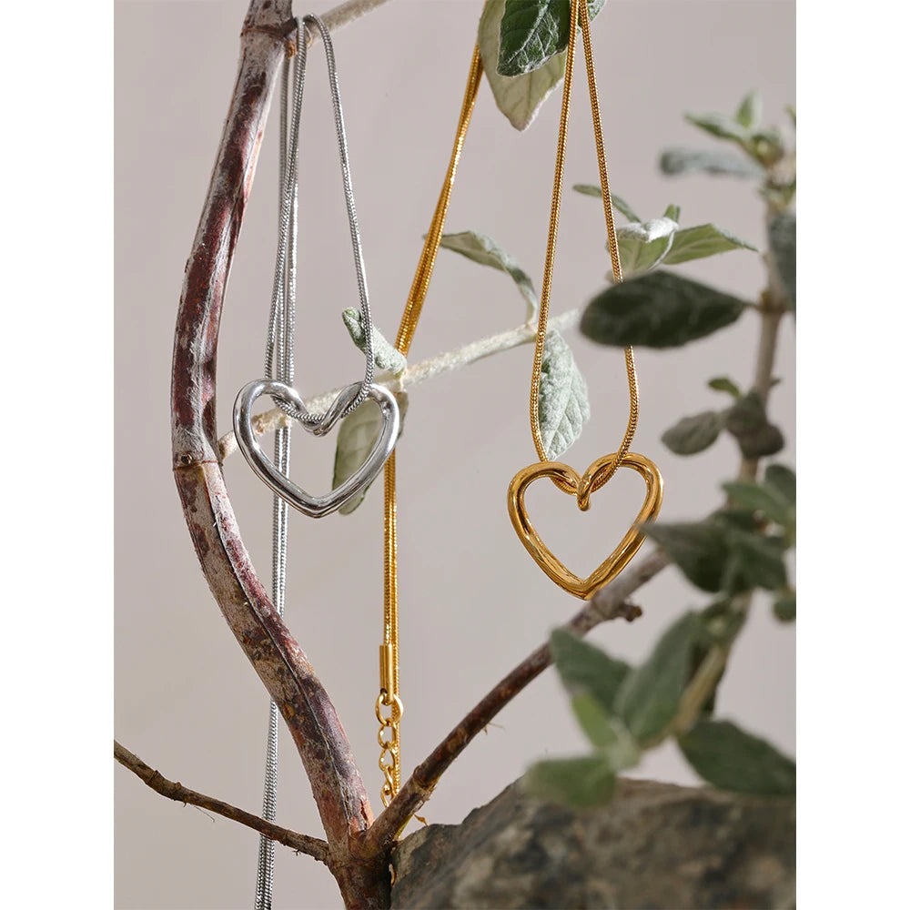 Stellira Halsband