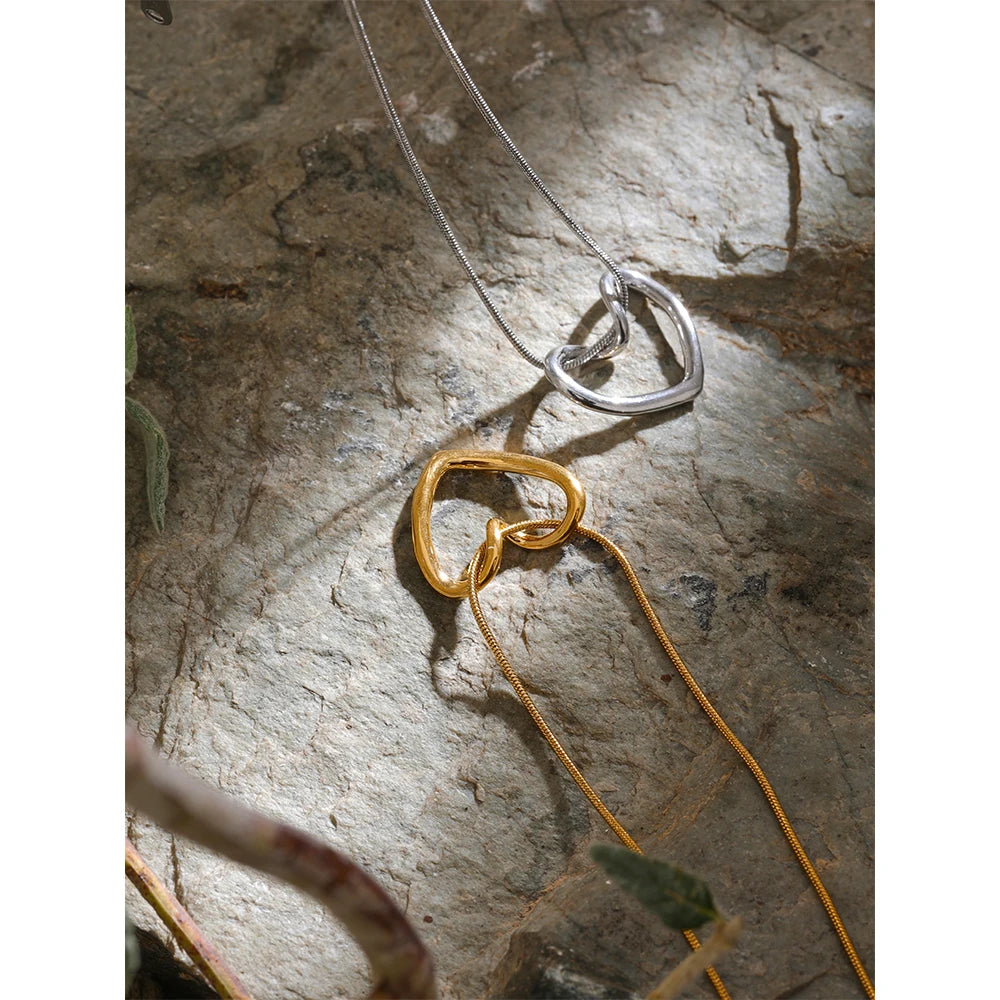 Stellira Halsband