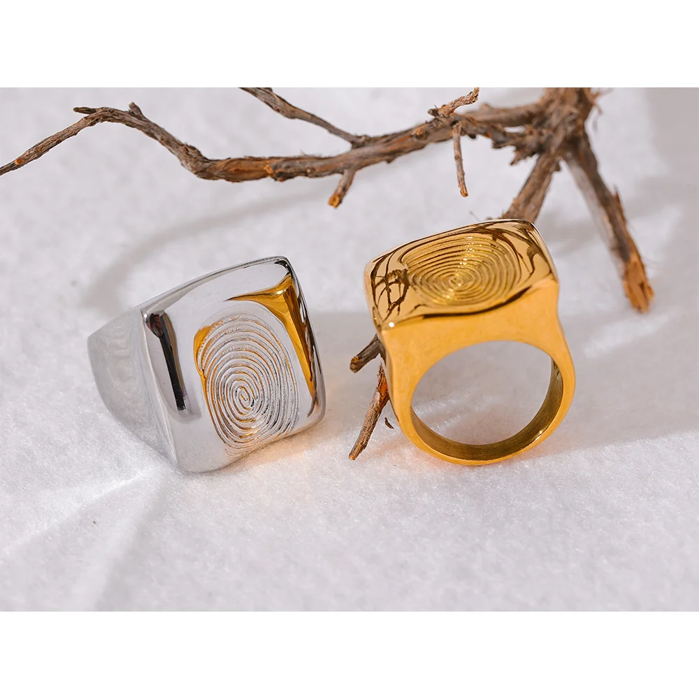 Elionne Ring royal