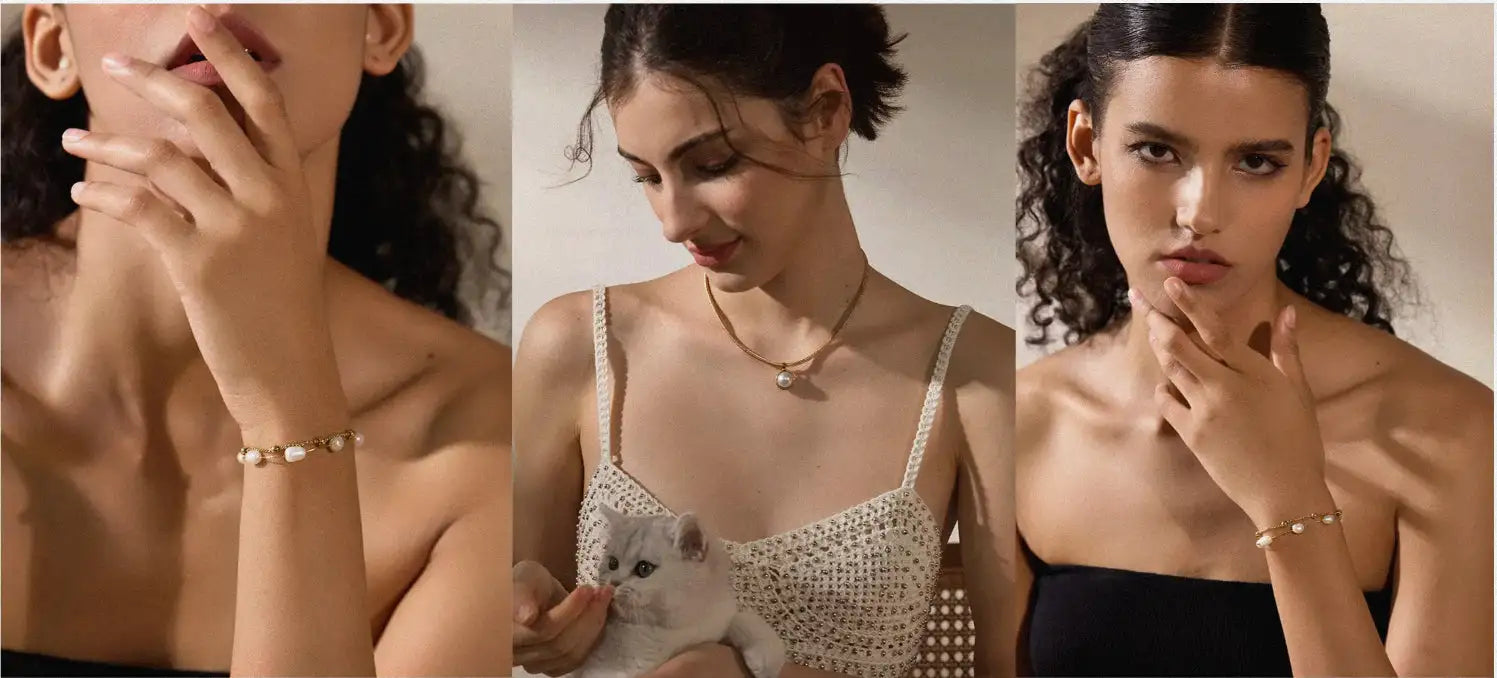 Delikat guldtonad armband med små, jämnt placerade vita pärlor och subtila metalliska accenter.